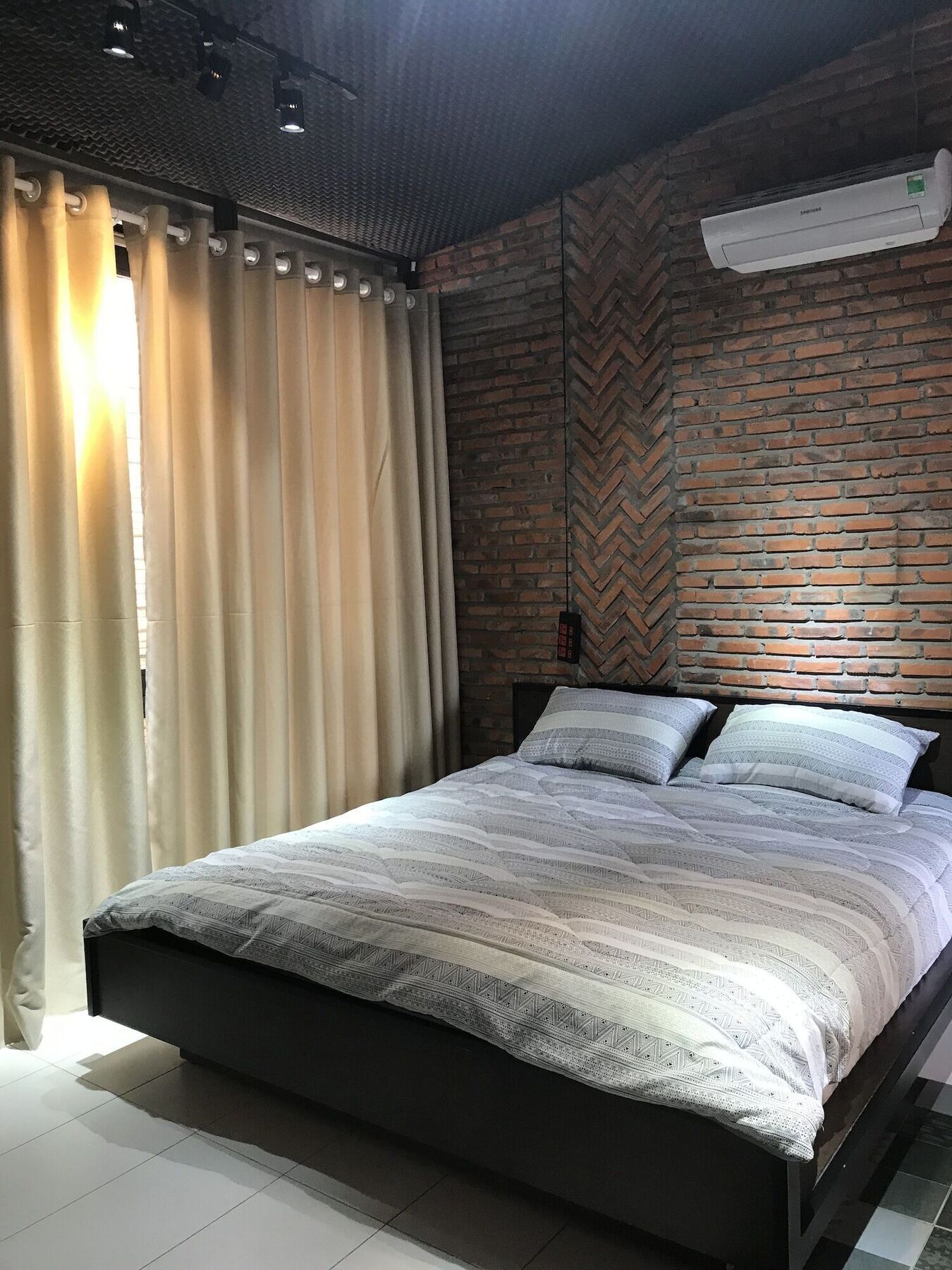 מלון דה נאנג Ngoi House מראה חיצוני תמונה